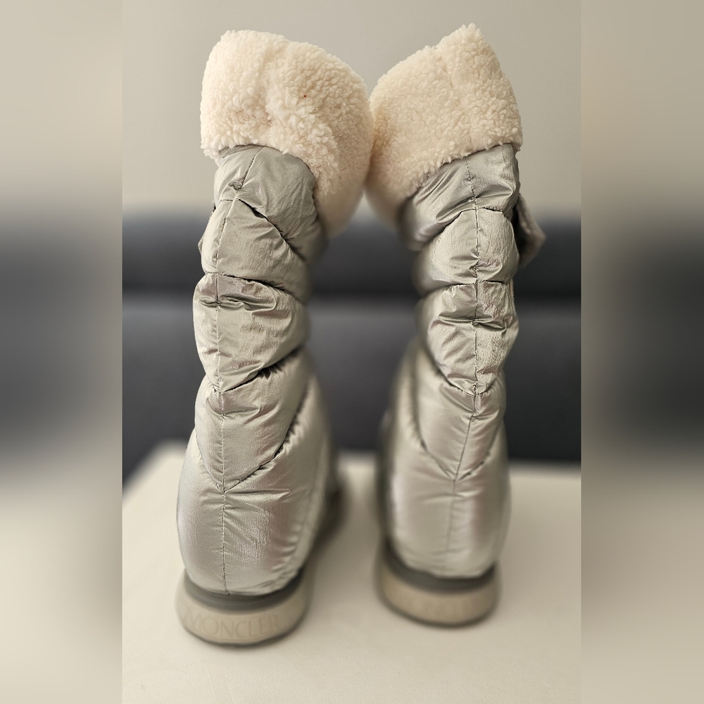Moncler Gaia down snow boots logo-adorned ,snap-buttoned flap pockets Size 37 - Picture 12 of 16